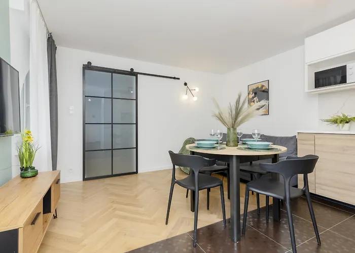 Aleja Solidarnosci Modern & Cozy Apartment Downtown Warsaw By Noclegi Renters